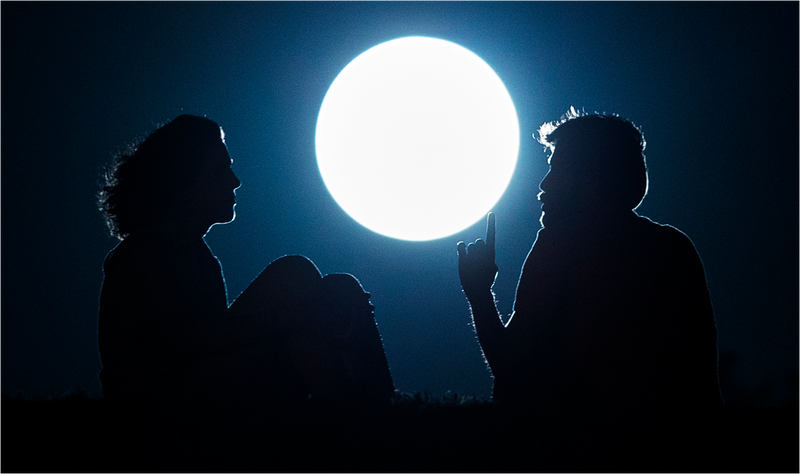 Illustration for article titled Las mejores fotos de la superluna de ayer